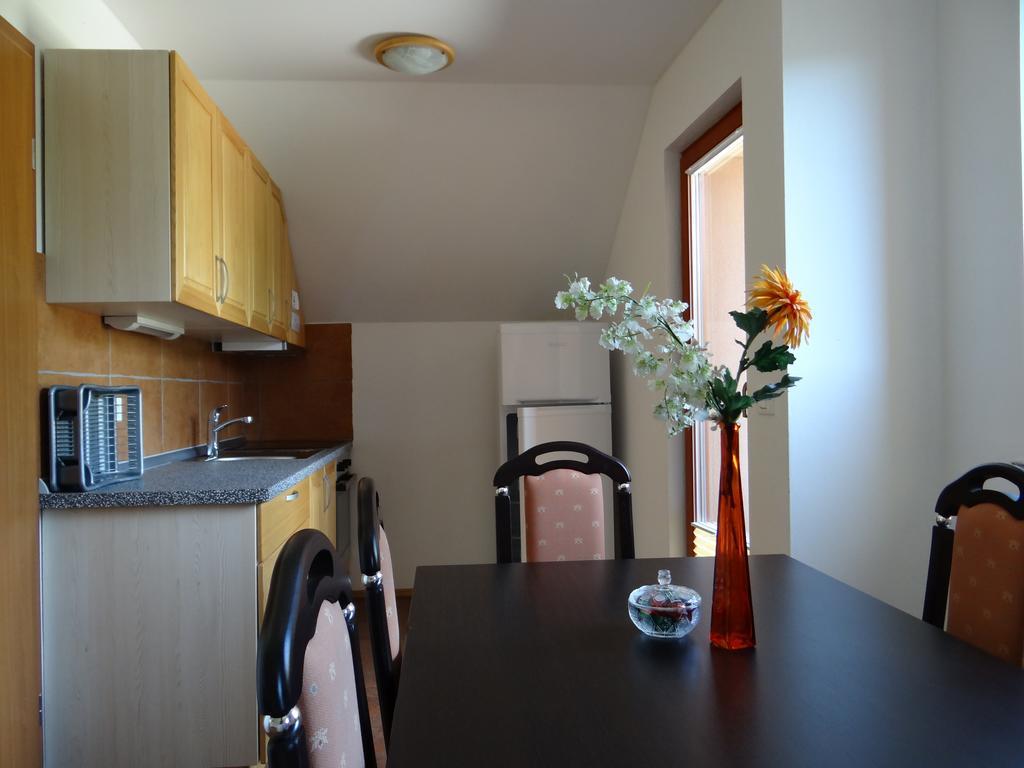 Apartments Trebusak 라제비투히뉴 외부 사진